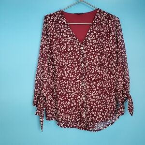 West Kei Small V-Neck 3/4 Sleeve Button Up Blouse